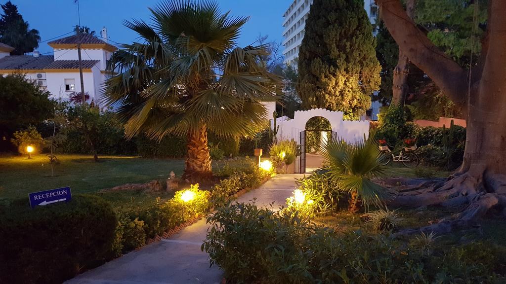 Hostal Boutique Los Geranios Del Pinar Torremolinos Bagian luar foto