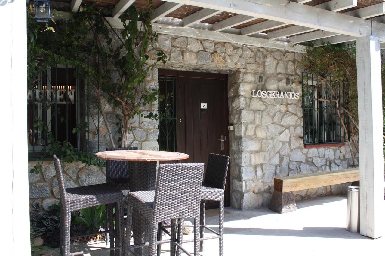 Hostal Boutique Los Geranios Del Pinar Torremolinos Bagian luar foto